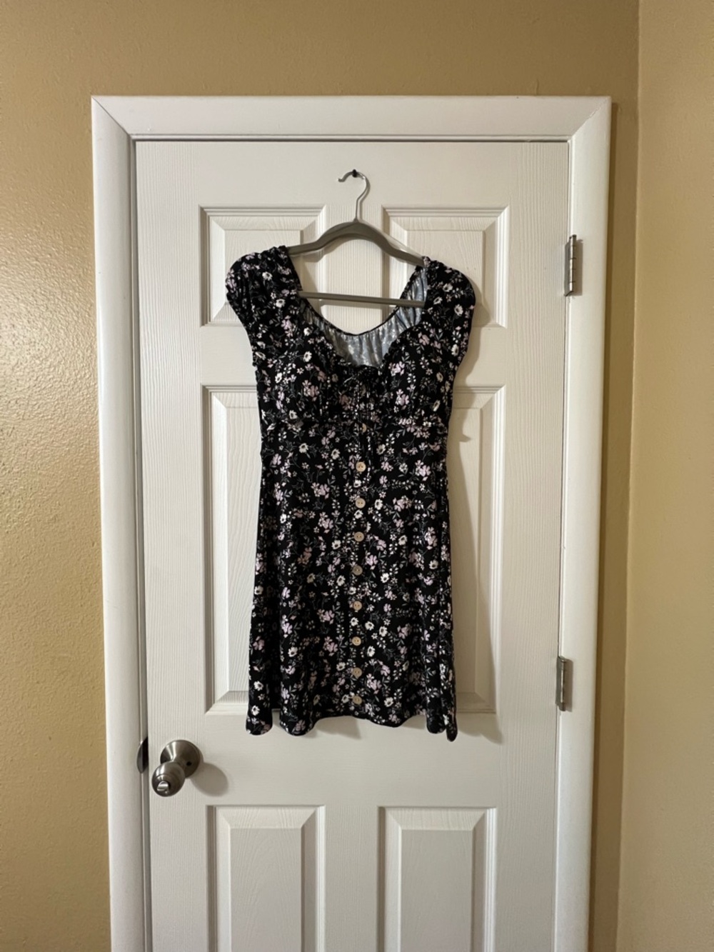 No Boundaries Black and White Floral Top Size S